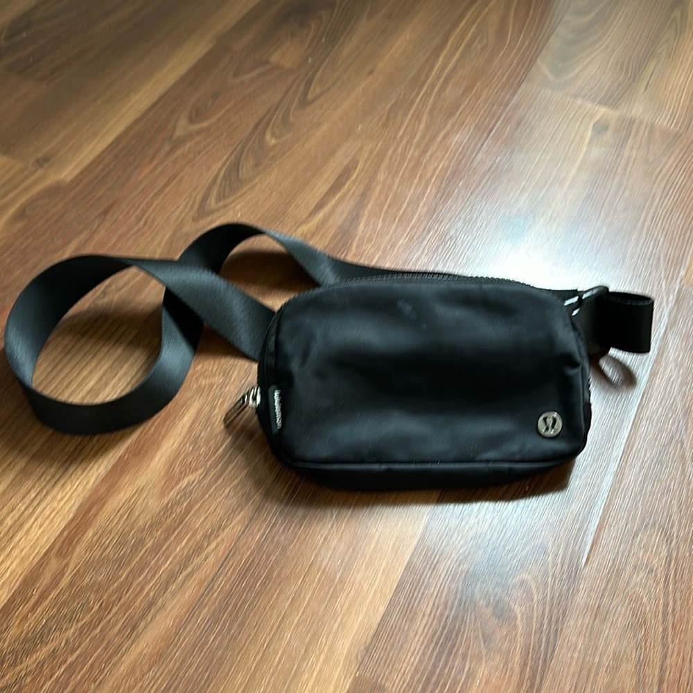 Lulu Lemon Everywhere Beltbag
